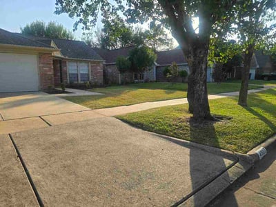 Lawn Care service in Laredo, 78040