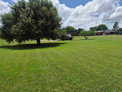 Lawn Care service in Weatherford, 76086