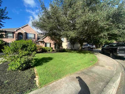Lawn Care service in Live Oak, 78233