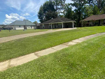 Lawn Care service in Port Allen, 70767