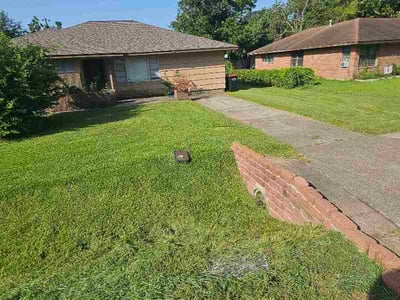 Lawn Care service in Angleton, 77515