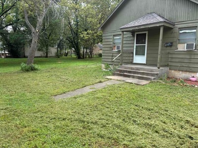 Lawn Care service in Topeka, 66612