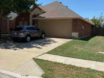Lawn Care service in Granbury, 76048