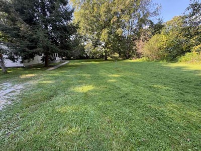 Lawn Care service in Sellersburg, 40475