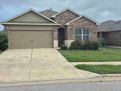 Lawn Care service in Cedar Creek, 78612