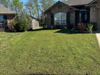 Lawn Care service in Nichols Hills, 73116