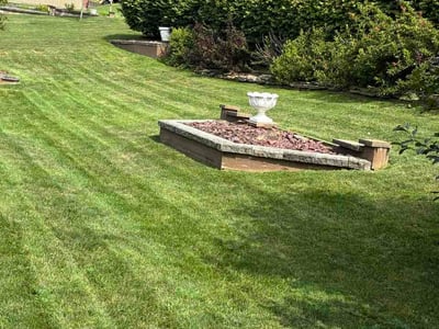 Lawn Care service in Beaver Falls, 15010