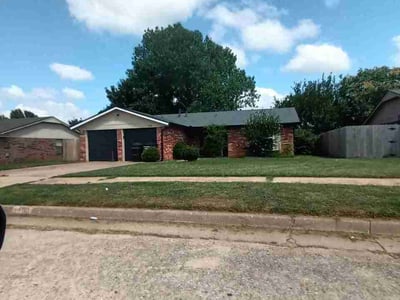 Lawn Care service in Guthrie, 73044