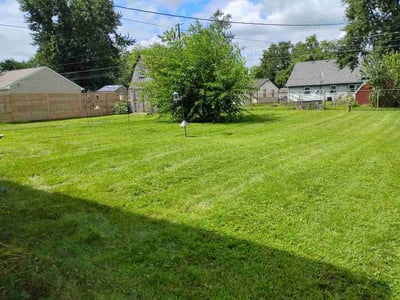 Lawn Care service in Valparaiso, 46383