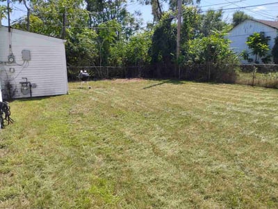 Lawn Care service in Gary, 46402