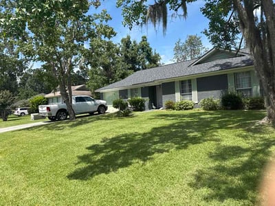 Lawn Care service in Richmond Hill, 11418