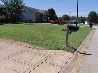 Lawn Care service in Johnson City, 37604