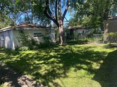 Lawn Care service in Elk Grove Village, 60007