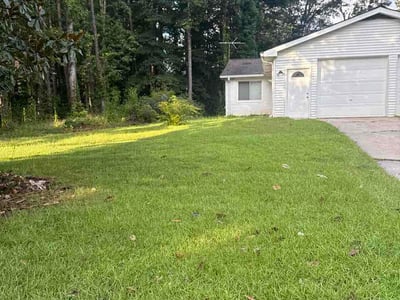Lawn Care service in Auburn, 30011