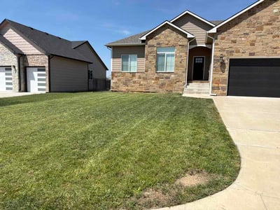 Lawn Care service in Newton, 67114