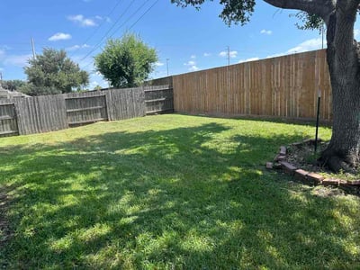 Lawn Care service in Stafford, 77477