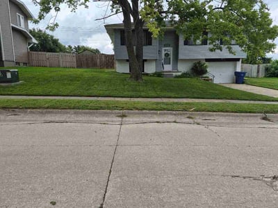 Lawn Care service in Carbondale, 62901