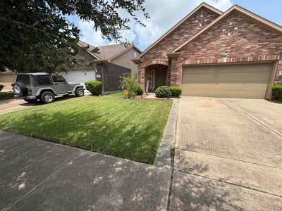 Lawn Care service in Brazoria, 77422