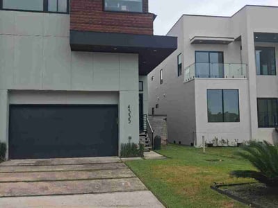 Lawn Care service in Bellaire, 77401