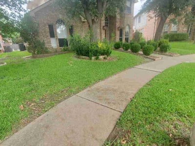 Lawn Care service in Westbrook, 04092