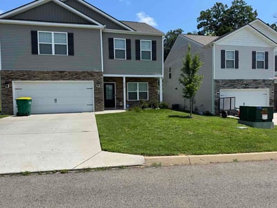 Lawn Care service in Clinton, 37716