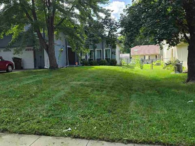 Lawn Care service in Bellevue, 68005