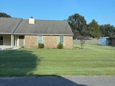 Lawn Care service in Abbeville, 70510