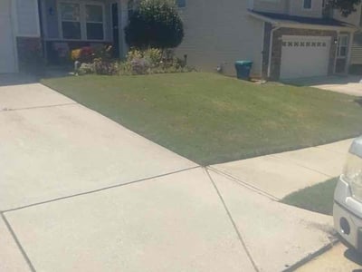Lawn Care service in Fairburn, 30213