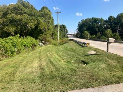 Lawn Care service in Charlestown, 47111