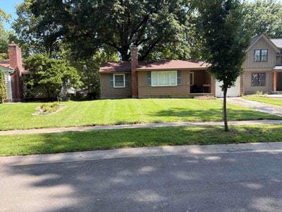 Lawn Care service in Prairie Village, 66208