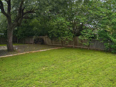 Lawn Care service in Del Valle, 78617