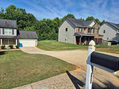 Lawn Care service in Hampton, 30228