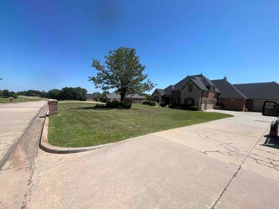Lawn Care service in Warr Acres, 73179