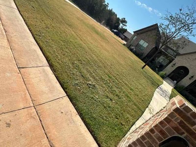 Lawn Care service in Guthrie, 73044