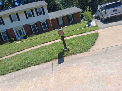 Lawn Care service in Chesterfield, 63017