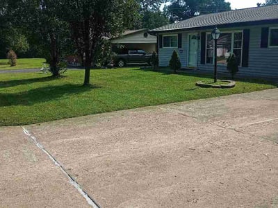 Lawn Care service in Arnold, 63010