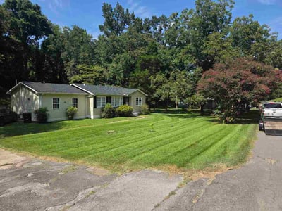 Lawn Care service in Leeds, 35094