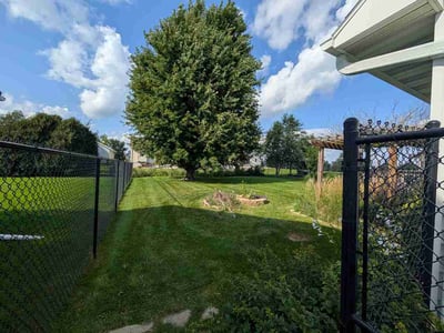 Lawn Care service in Marion, 52302