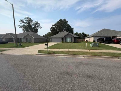 Lawn Care service in Prattville, 36067