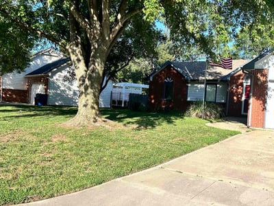 Lawn Care service in Derby, 67037