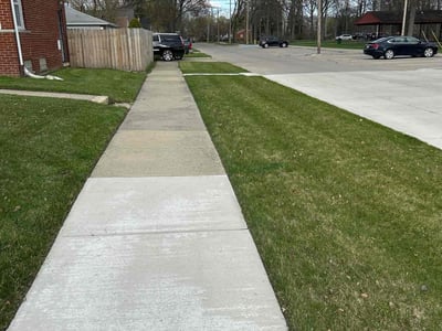 Lawn Care service in Oak Park, 48237