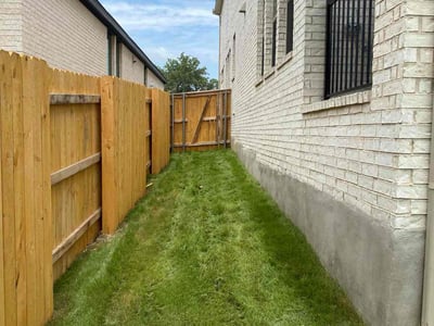 Lawn Care service in Del Valle, 78617