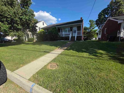 Lawn Care service in Selma, 93662