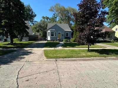 Lawn Care service in Royal Oak, 48067