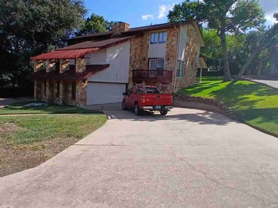 Lawn Care service in Elgin, 78621