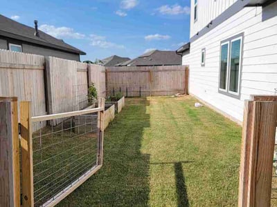 Lawn Care service in Cedar Creek, 78612