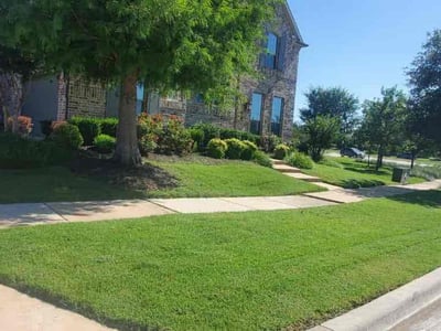 Lawn Care service in Midlothian, 76065