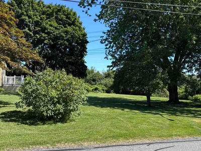Lawn Care service in Swansea, 02777