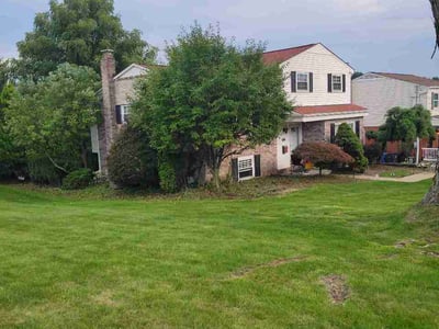 Lawn Care service in Carnegie, 15106