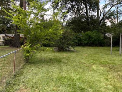 Lawn Care service in Livingston, 70754